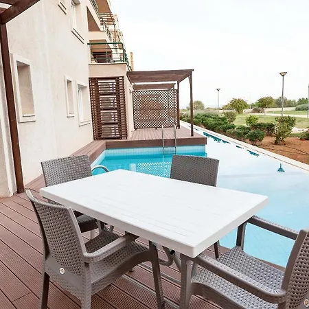 Thalassa Beach Pool Apartament