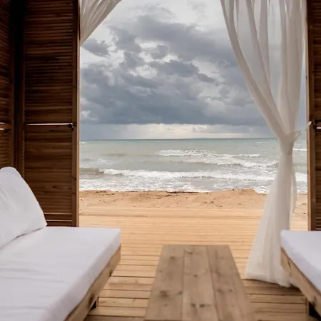 Thalassa Beach Pool Apartament *